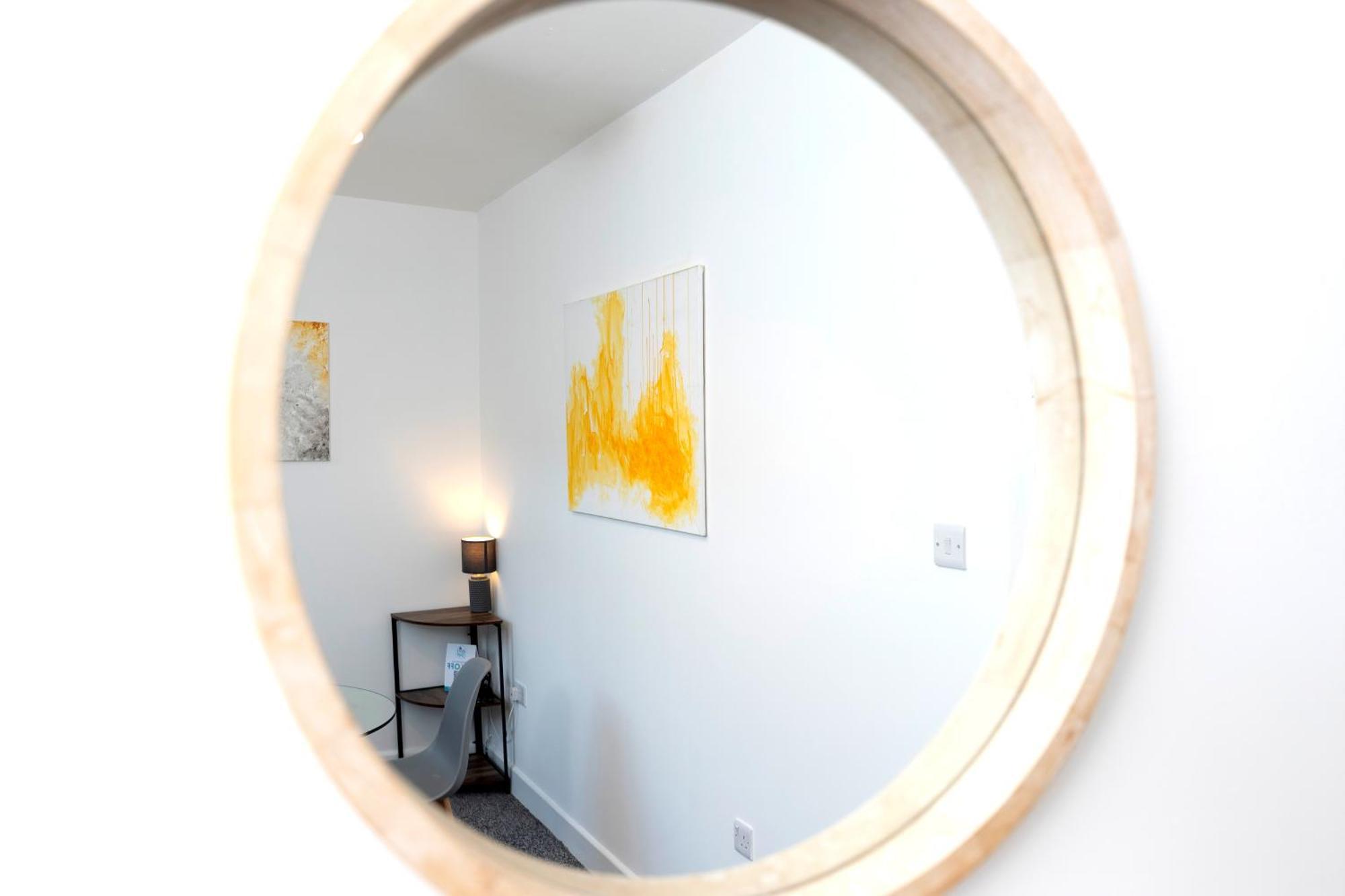 Quiet And Comfy House With 2 Bedrooms And 2 Bathrooms Super Fast Wifi And Crisp Hotel Standard White Linen Hosted By Our Home Short Stays Дарлингтън Екстериор снимка